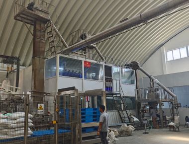 Kompletna linia produkcyjna przemysłowa do automatycznego ważenia i pakowania soli w worki