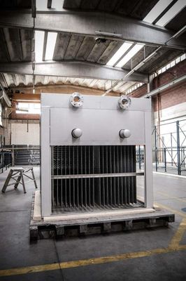 Energooszczędny chłodziarka do opadania folii termoizolacyjnej o wymiarach 2 x 5 m